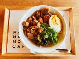 moon moon moon cafe