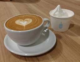 ブルーボトルコーヒー 神戸阪急カフェ
