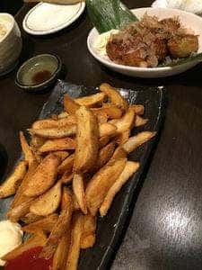 四谷津之守坂入口のひもの屋