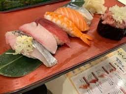 立喰い寿し すしつね