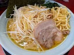 横浜家系ラーメンかすたむ家 岩塚駅前店