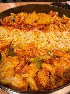 韓国家庭料理×チーズタッカルビ ホンチュンチョン