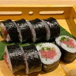 近大卒の魚と紀州の恵み 近畿大学水産研究所 銀座店