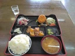 ひがし食堂