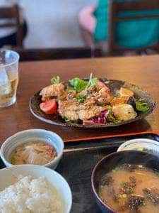 酒と飯処 かとり屋