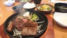 炭火焼ステーキ 黒牛