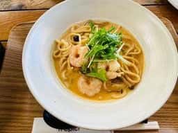 淡路島生パスタと窯焼きピザ Trepici
