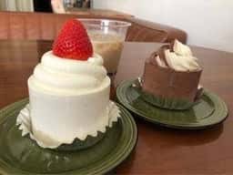 PARIYA DELICATESSEN