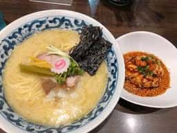名物よだれ鶏と濃厚鶏白湯麺 MATSURIKA