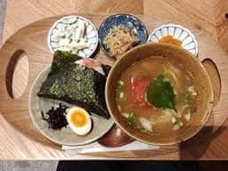農家の息子がつくる食堂 さんかくとまる