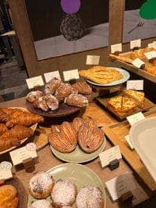 ⽩井屋 ザ・ベーカリー