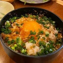 コリドー街で肉寿司！500円飲み放題！ネオ大衆酒場 馬る TOKYO