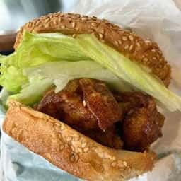 LUCKY PIERROT 五稜郭公園前店