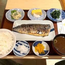 焼魚定食と釜戸ごはん 梅田食堂