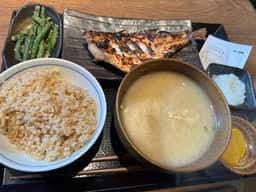 炭火焼干物定食 しんぱち食堂 エミオ田無店