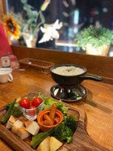 夜景×チーズ肉バル GARDEN