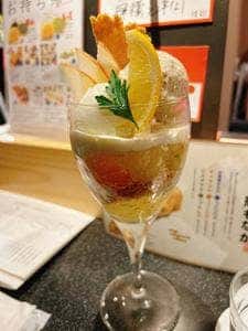 パフェ、珈琲、酒、佐藤 花れ
