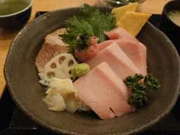 まぐろ丼ぶんた