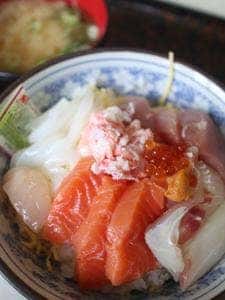 水口寿志亭市場の食堂