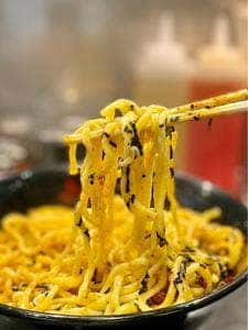 油そば 東京油組総本店 西新宿組