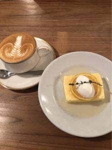 トロワ