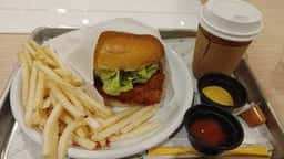 チャーリーズ フライドチキン＆バーガー 広島アルパーク店