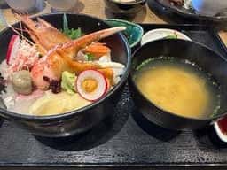 カニと海鮮丼 かじま