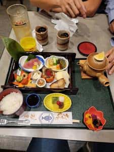 京料理 萬重 ポルタ店