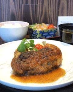薬院洋食 pertica