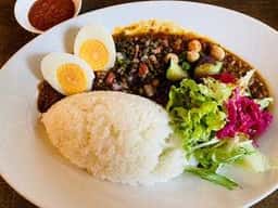 Wine & Curry Stand カドノ