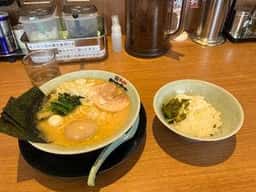 横浜家系ラーメン 町田商店 長岡京店