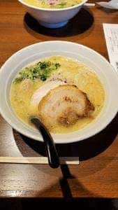 濃厚鶏そば シロトリコ