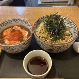 なぜ蕎麦にラー油を入れるのか。