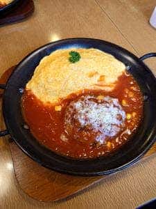 交番のうらのおむらいす屋さん