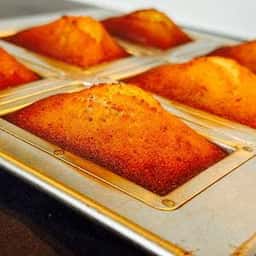 小さな町のなかのレストランbistro
