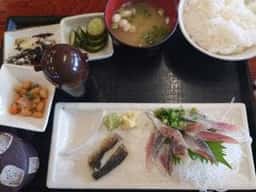 お食事処 まるに
