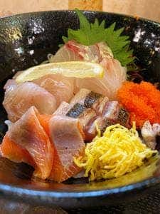 天ぷら角打ち しらすくじら