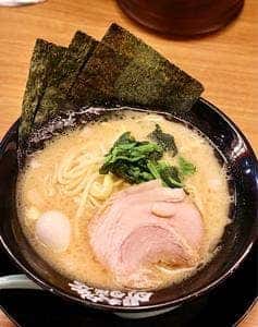 横浜家系ラーメン 町田商店 栄店