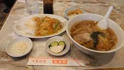 きたなくてもうまい中華料理屋 菜来軒