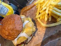 WORLD WIDE BURGER