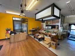 八百伊商店 カフェスペース