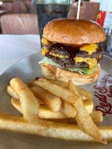 REDS’ BURGER DINER