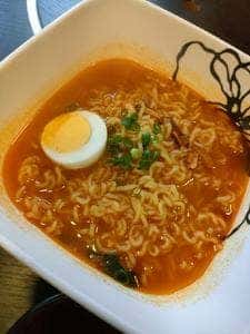 ナリ食堂