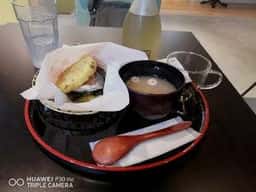 comecome BURGER 博多駅前店