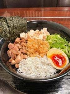 海老で鯛を釣る麺堂。神楽