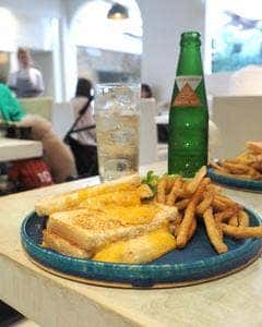 アンドティーカフェ 表参道