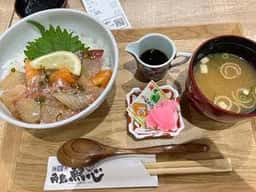 海鮮丼 角島魚心 THE OUTLETS KITAKYUSHU店
