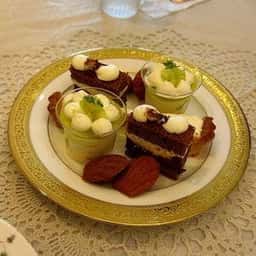 Salon de the Mere et Fille Akita