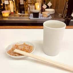 酒のデパート ヒトモト 立ち呑みカウンター