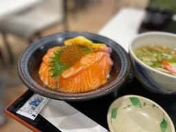 海鮮丼・すし 道のみなと 宝塚北SA
